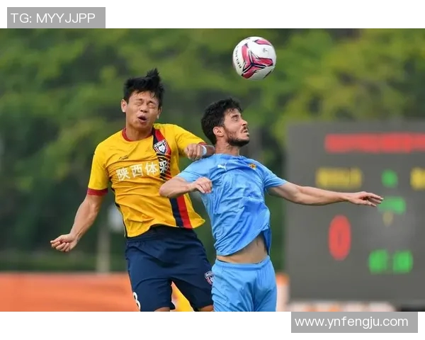 竞技足球的战术革新与技术发展探索:从球员训练到赛事战略的全方位解析 竞技足球的战术革新与技术发展探索:从球员训练到赛事战略的全方位解析