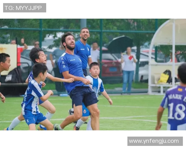 中国足球的未来之星七号球员背后的故事与成就揭秘